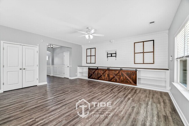 Building Photo - Spacious Living in Moncks Corner