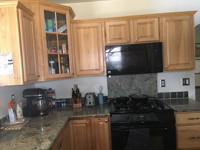 Building Photo - Live a Block Away from Sloan's Lake! Licen...