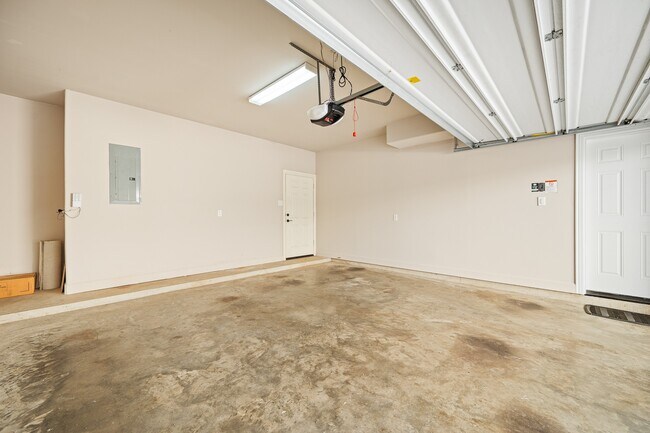 Building Photo - 418 Fowler St