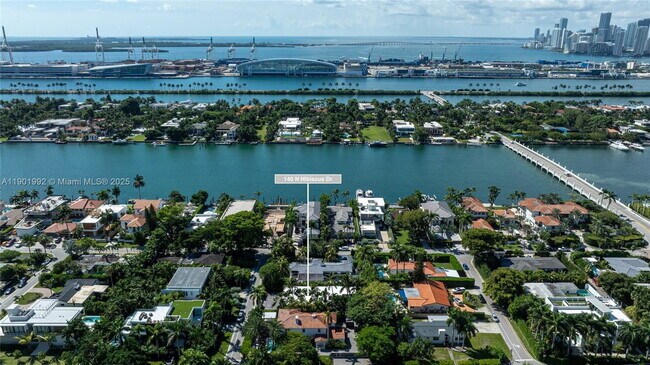 Building Photo - 140 N Hibiscus Dr