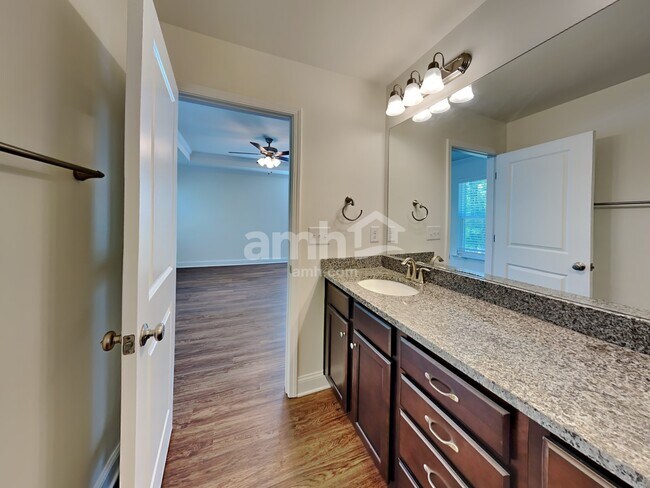 Building Photo - 504 Cash Circle