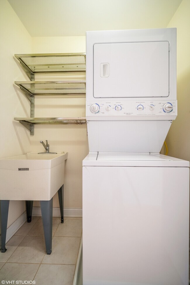 Building Photo - 755 Milwaukee Ave