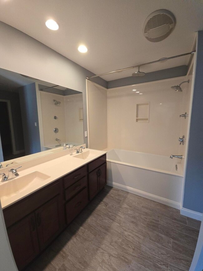 Building Photo - 3308 Snow Leopard Dr