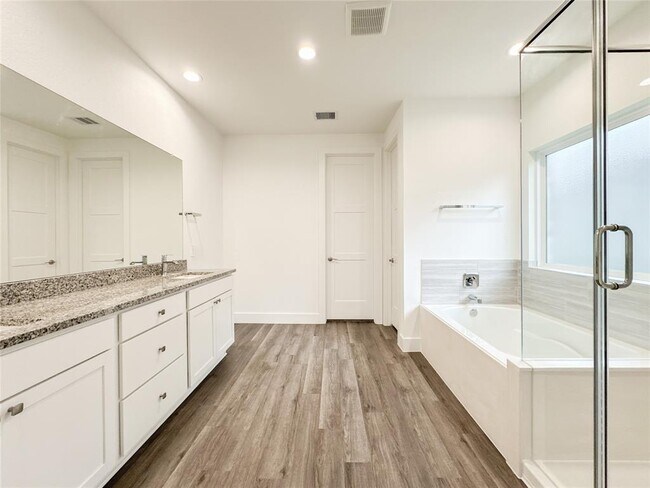 Building Photo - 15216 Tattle Crk Ln