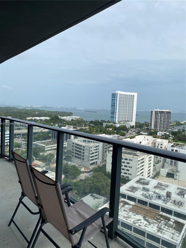 Building Photo - 121 NE 34th St