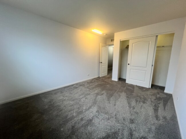 Building Photo - 524 Majestic Ln