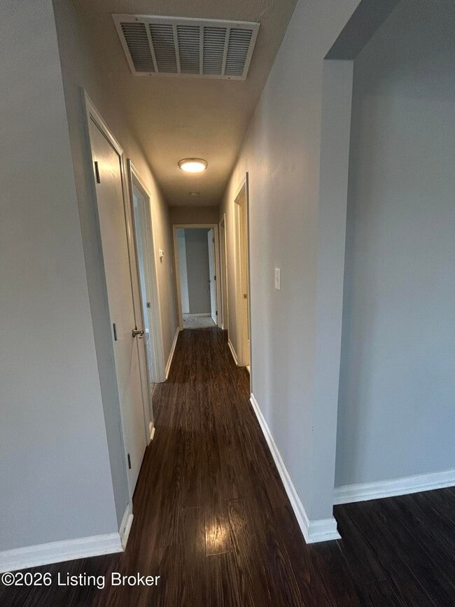 Building Photo - 5510 Baywood Dr