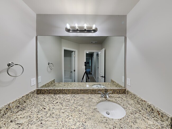 Building Photo - 83 Collins Run Dr