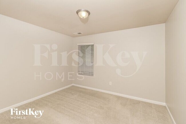Building Photo - 201 Southwind Circle