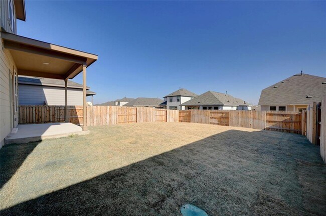 Building Photo - 221 Cherry Vine Dr