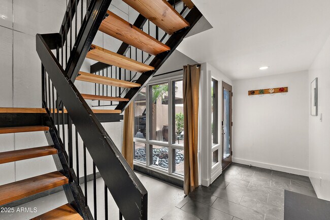 Building Photo - 5621 N 79th St