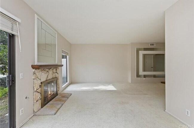 Building Photo - 1364 Orchard Cir