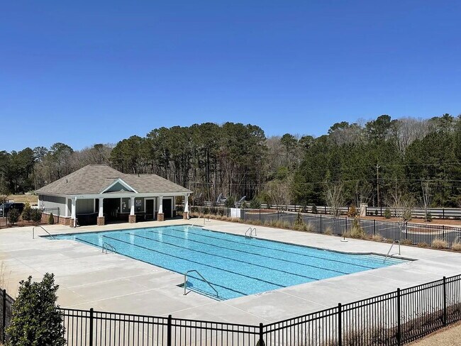 Building Photo - Corner-Lot Luxury Living in Bridlewood Far...