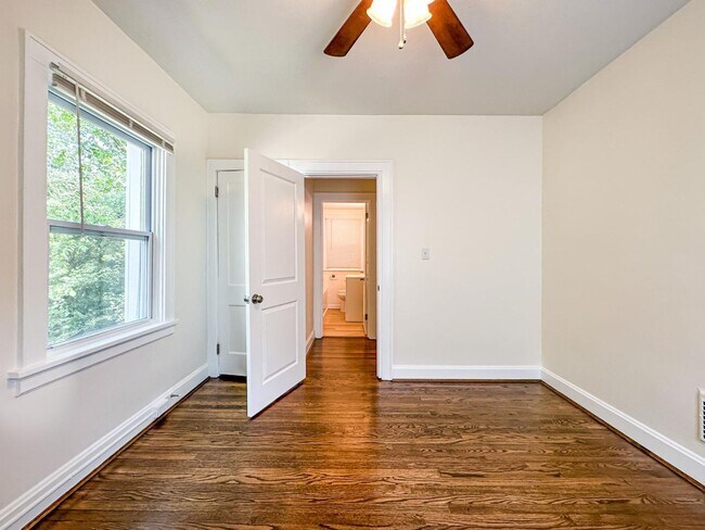 Building Photo - 2576 Duck Creek Rd