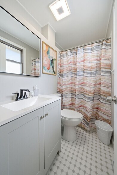 Building Photo - 12804 W Playfield Dr