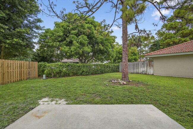 Building Photo - 1135 Staghorn St
