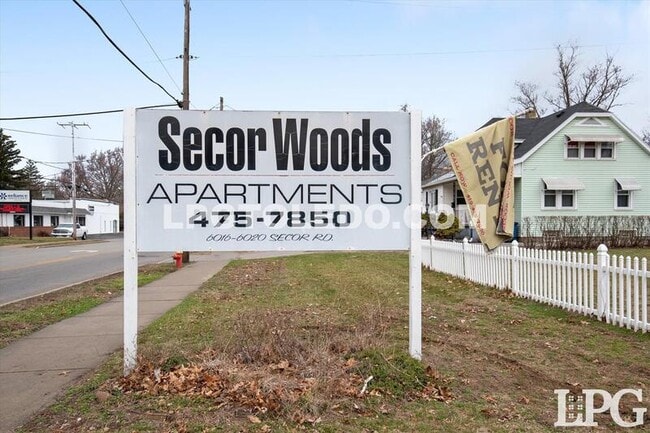 Building Photo - 6018 Secor Rd