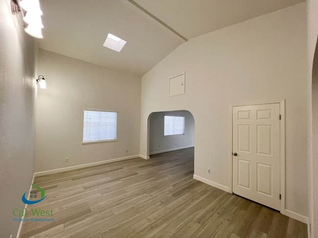 Building Photo - 4484 Lullaby Ln