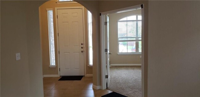 Building Photo - 16405 Pienza Dr