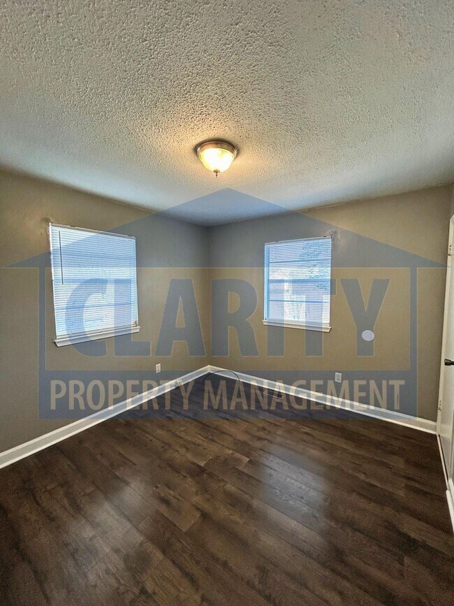 Building Photo - 3775 SE Forest Dr