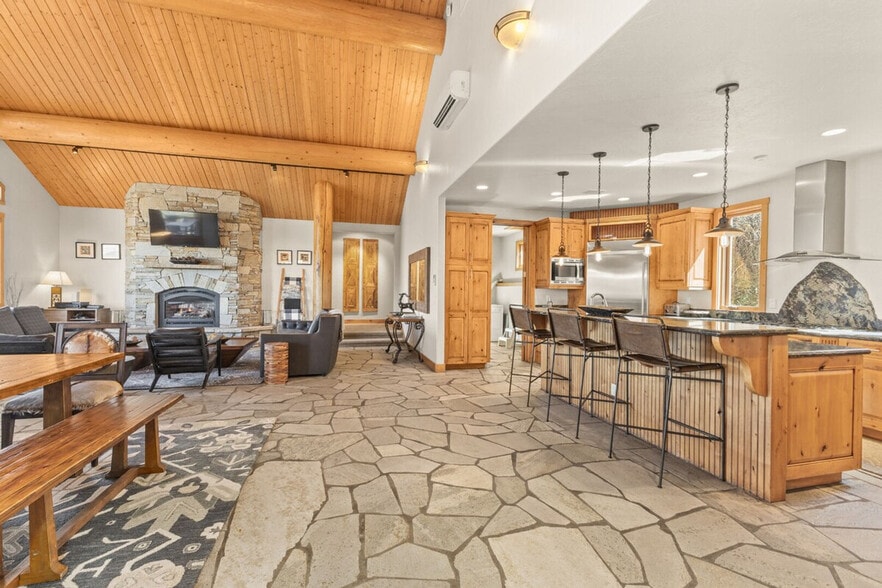 Building Photo - 2612 Ski Trail Ln
