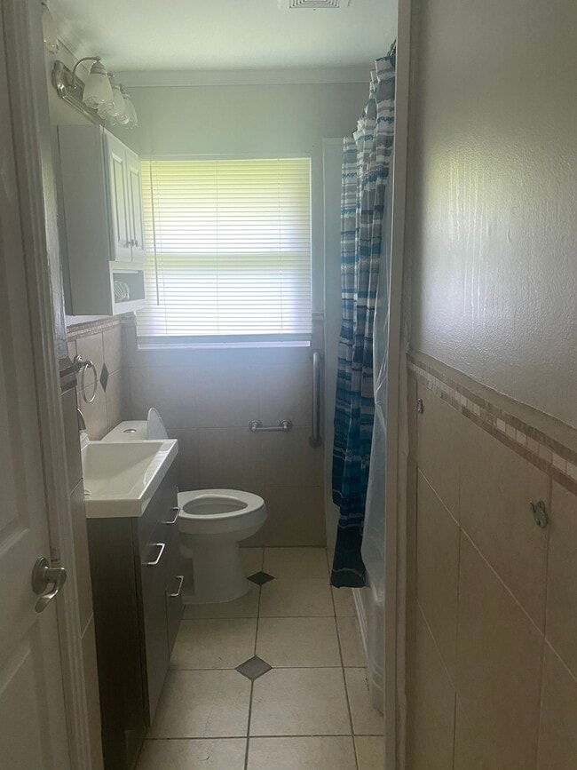 Building Photo - 134 Forest Rd