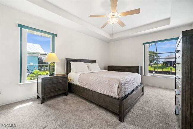 Building Photo - 210 SW 37th Terrace