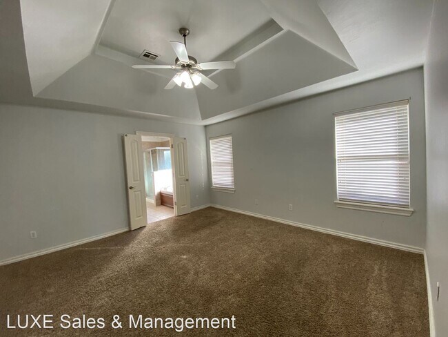 Building Photo - 4 br, 2 bath House - 2405 NW 152nd Street