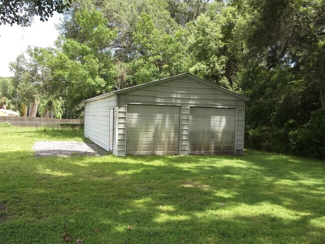Building Photo - 740 Knowles Rd