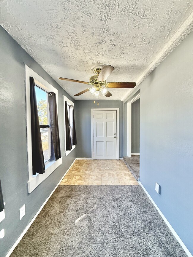 Building Photo - 1828 20th Ave S