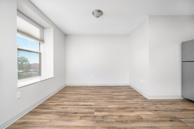 Building Photo - 170 Ridge Rd