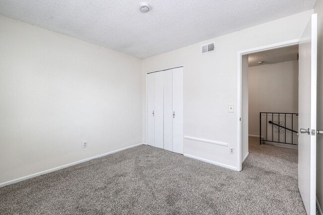 Building Photo - Santee Townhome Two Weeks FREE  2/1 Prime Location