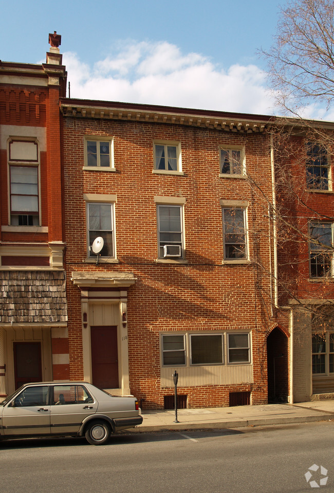 Building Photo - 118 - 122 W Market St