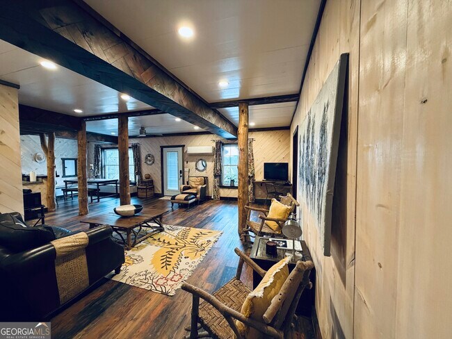 Building Photo - 85 Dixieland Ln