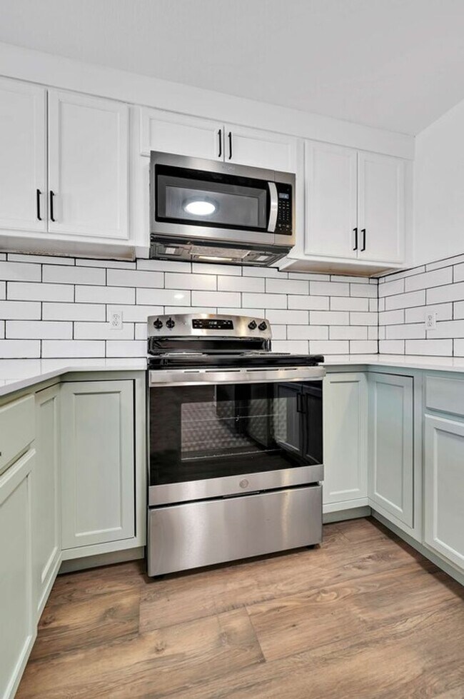 Building Photo - 5311 Tennyson Dr