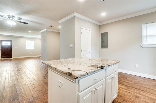 Building Photo - 811 Kidd Springs Dr