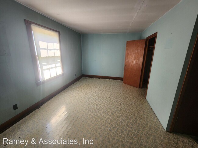 Building Photo - 3 br, 1 bath House - 10300 Blue Lick Road
