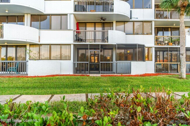 Building Photo - 300 Columbia Dr