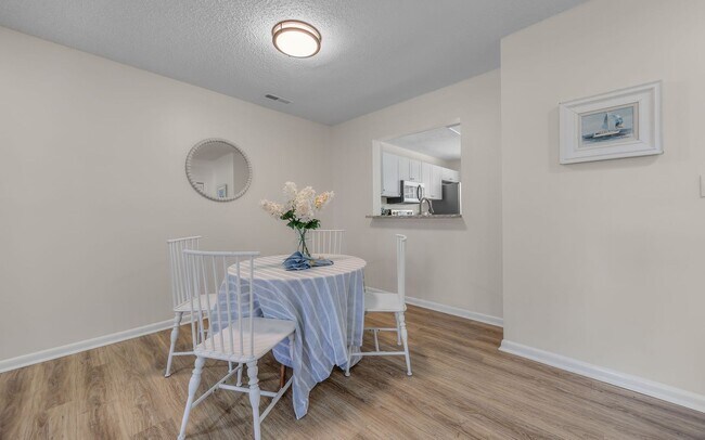 Building Photo - READY NOW!! 3-Bedroom Townhome w/Attached Garage! Golf Course Views - Pet Friendly - All Appliances!