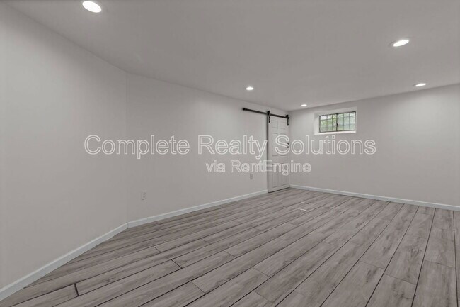 Building Photo - 1736 Nemnich Rd