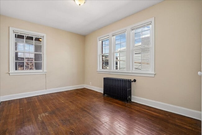 Building Photo - 3944 7th St NE