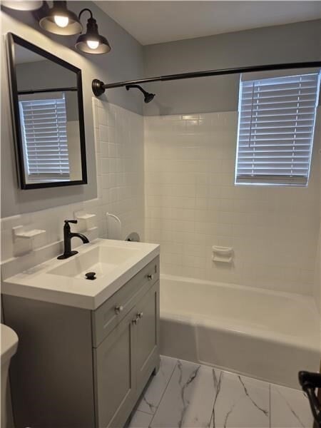 Building Photo - 172 Summer St