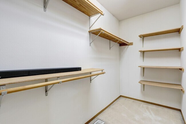 Building Photo - East Anchorage Home Near Trails & Parks; W/D in unit, Garage, Fenced Yard; Quick Access to JBER