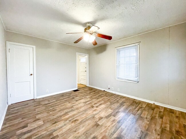 Building Photo - 409 S Dearborn St