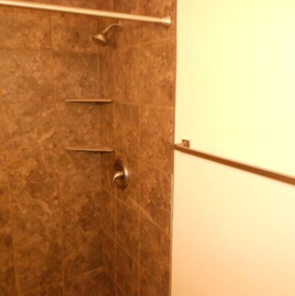 Building Photo - 112 E Dean Ave