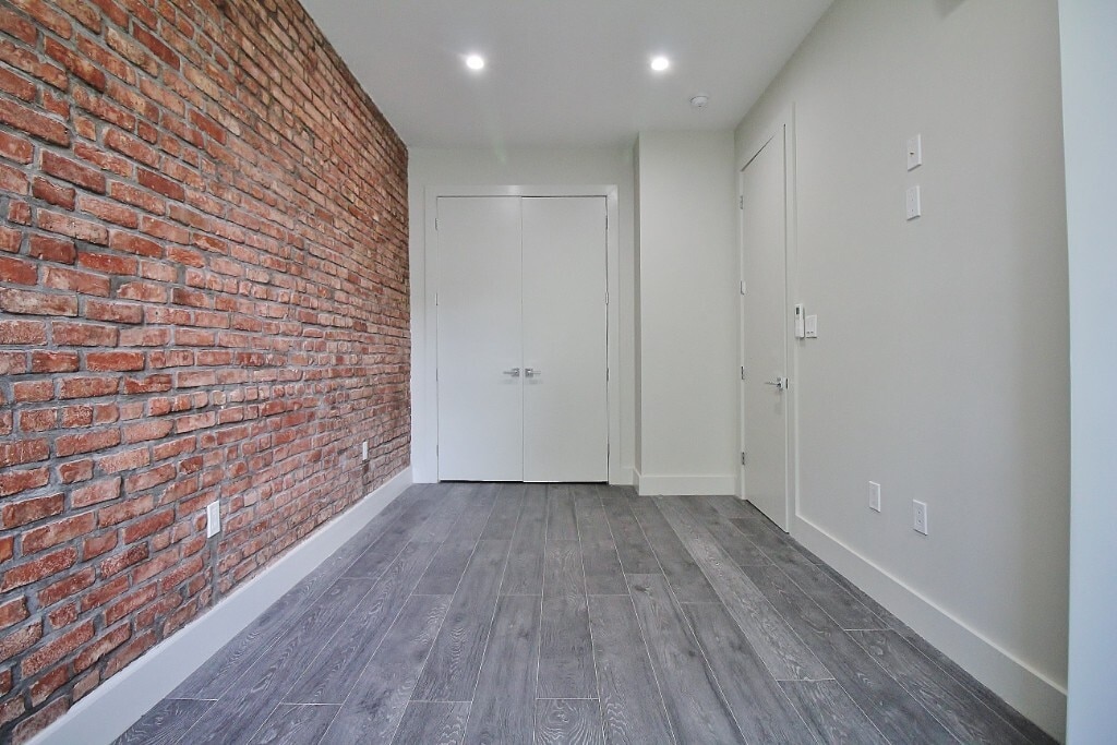 Building Photo - NEW 1 Bed in Prospect Park South!