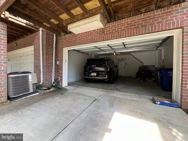 Building Photo - 6030 Helmsman Way