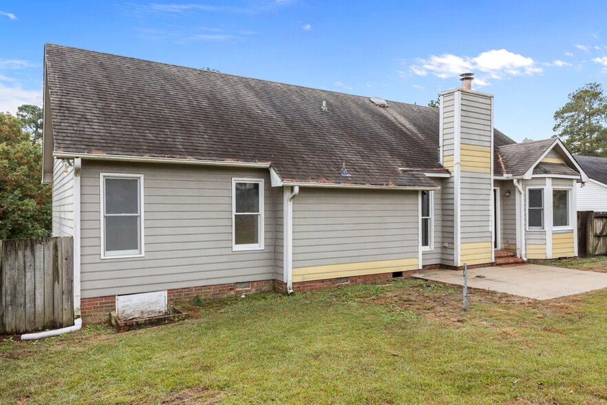 Building Photo - 1821 Swann St