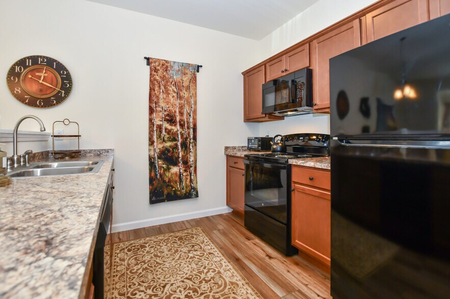 Building Photo - The Landings at Kingsbury