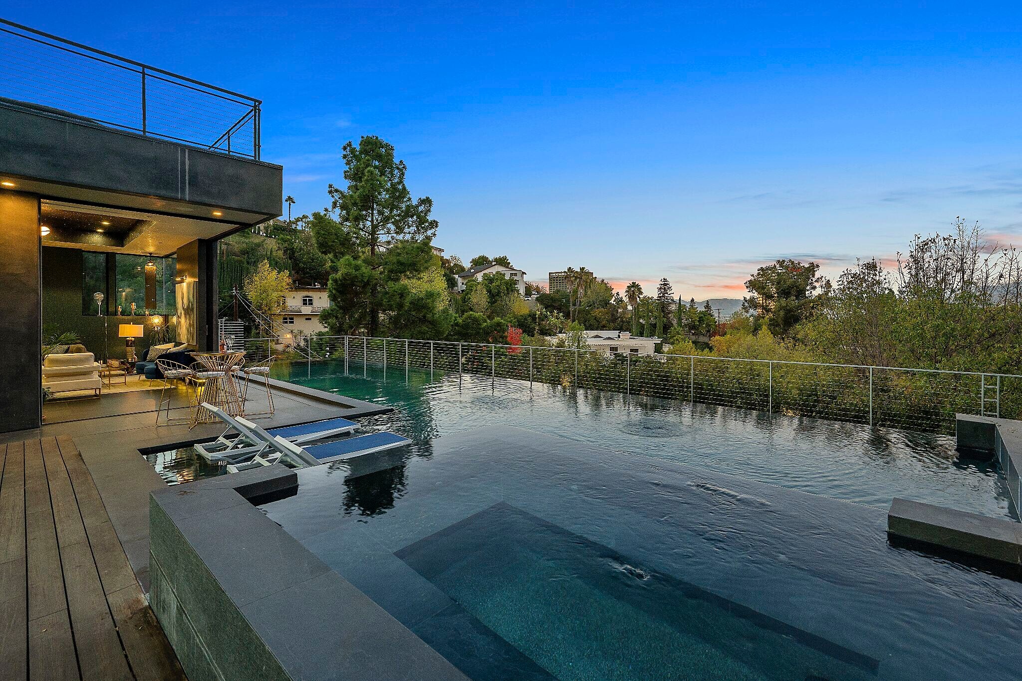 Building Photo - 3712 Broadlawn Dr